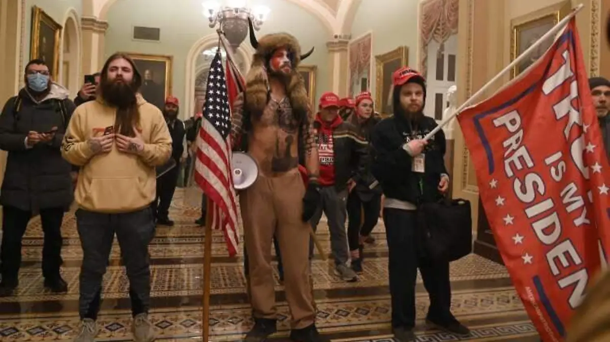 Simpatizantes de Trump en el Capitolio de Washington (2)